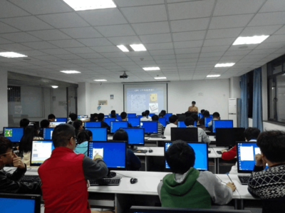 計算機(jī)應(yīng)用與發(fā)展協(xié)會與華碩公司聯(lián)合技術(shù)培訓(xùn)