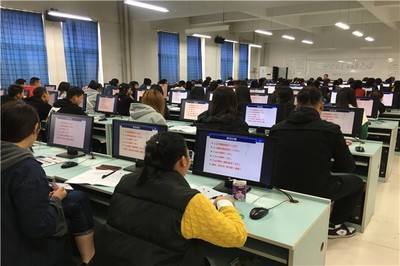新華計算機培訓班 開啟您的數字未來之門